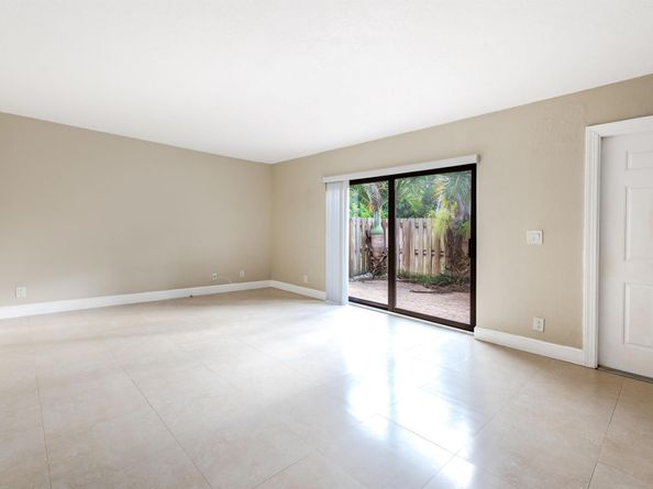 2471 Waterside Drive, Lake Worth FL 33461
