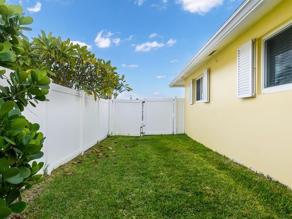 319 SW 11th Avenue, Boynton Beach FL 33435