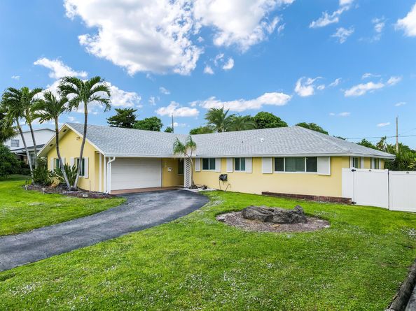 319 SW 11th Avenue, Boynton Beach FL 33435
