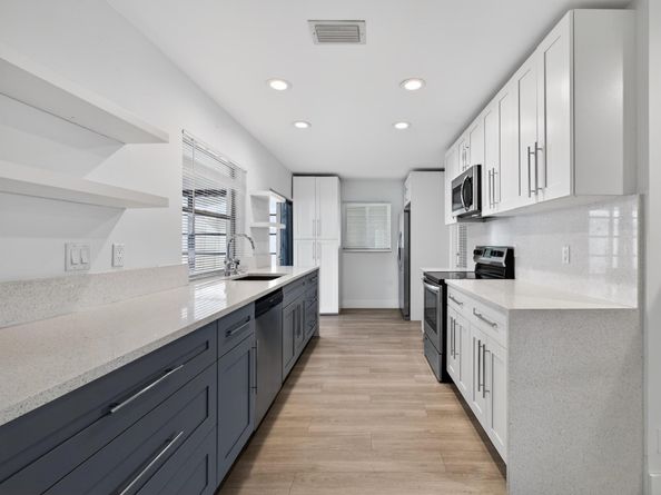 2003 SW 17th Street, Boynton Beach FL 33426