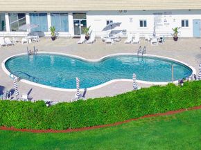 2003 SW 17th Street, Boynton Beach FL 33426