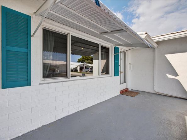 2003 SW 17th Street, Boynton Beach FL 33426