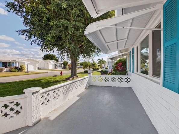 2003 SW 17th Street, Boynton Beach FL 33426