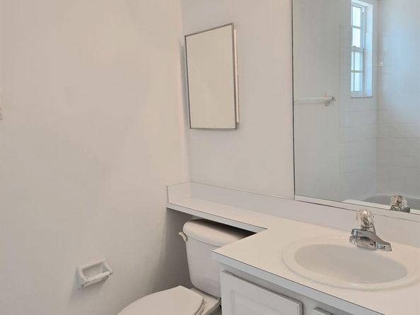 10589 NW 56th Pl, Coral Springs FL 33076