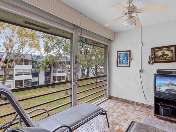 3150 Holiday Springs Blvd 308, Margate FL 33063