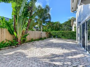 23352 Lago Mar Circle, Boca Raton FL 33433