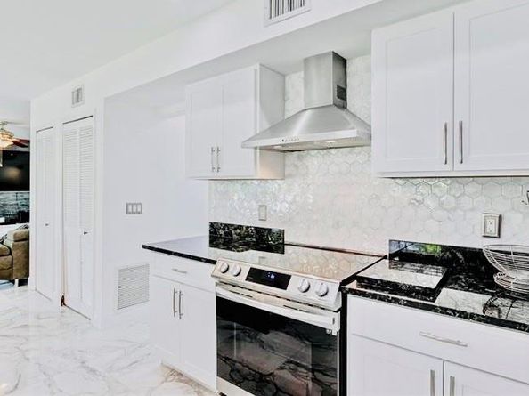 128 N Royal Pine Cir N, Royal Palm Beach FL 33411