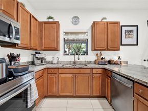 805 NE 191st St, Miami FL 33179