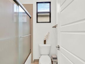 805 NE 191st St, Miami FL 33179