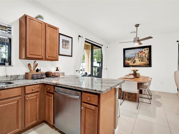 805 NE 191st St, Miami FL 33179