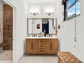 805 NE 191st St, Miami FL 33179