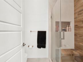 805 NE 191st St, Miami FL 33179