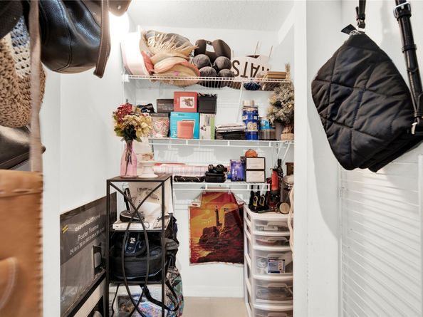 805 NE 191st St, Miami FL 33179