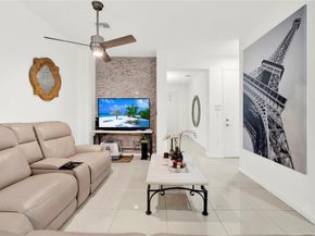 805 NE 191st St, Miami FL 33179