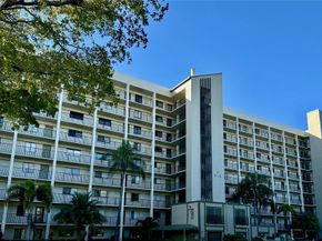 2112 S Cypress Bend Dr 508, Pompano Beach FL 33069