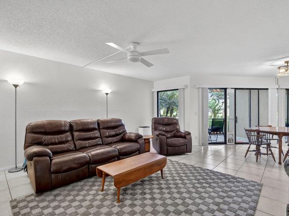 5650 Camino Del Sol 106, Boca Raton FL 33433