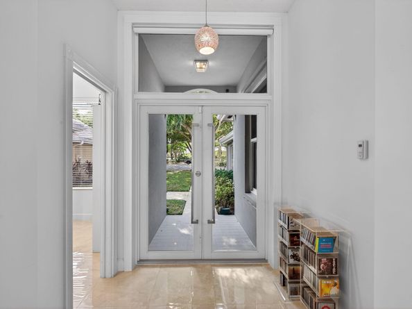 1245 Owl Pointe Circle, West Palm Beach FL 33409