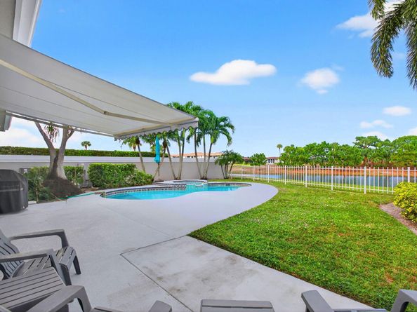 1245 Owl Pointe Circle, West Palm Beach FL 33409