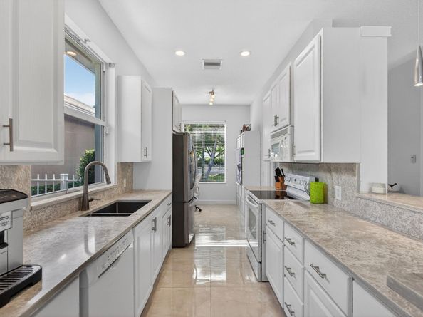 1245 Owl Pointe Circle, West Palm Beach FL 33409