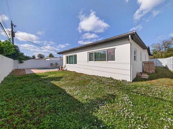 7450 Branch St, Hollywood FL 33024