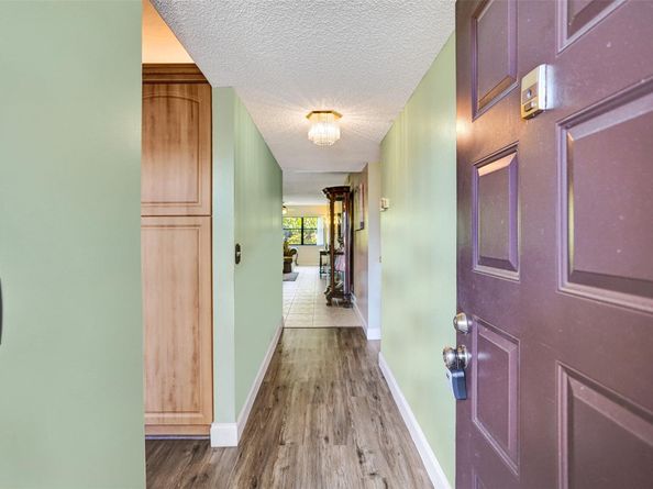 7689 Tahiti Ln 104, Lake Worth FL 33467