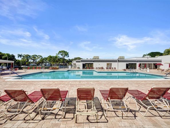 7689 Tahiti Ln 104, Lake Worth FL 33467