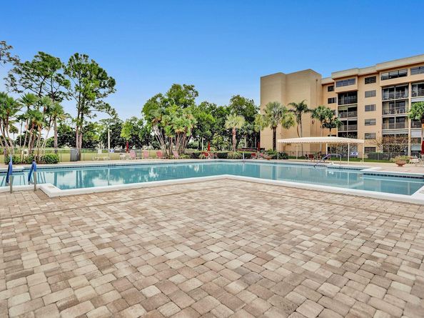 7689 Tahiti Ln 104, Lake Worth FL 33467