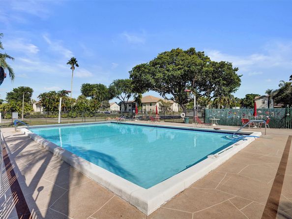 7689 Tahiti Ln 104, Lake Worth FL 33467