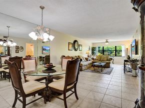 7689 Tahiti Ln 104, Lake Worth FL 33467