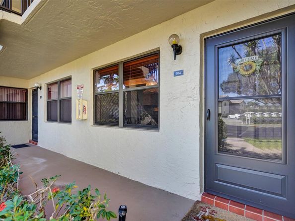 7689 Tahiti Ln 104, Lake Worth FL 33467