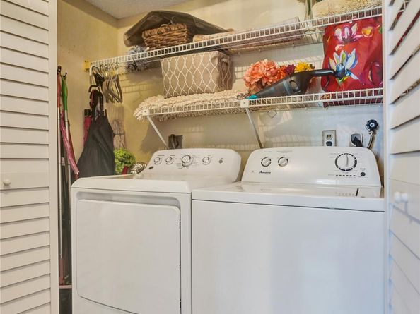 7689 Tahiti Ln 104, Lake Worth FL 33467