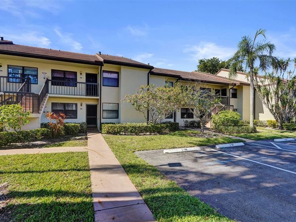 7689 Tahiti Ln 104, Lake Worth FL 33467