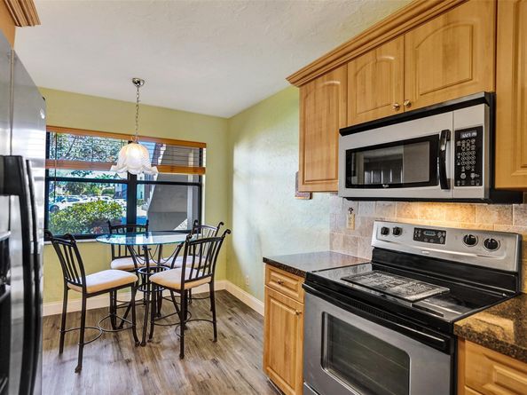 7689 Tahiti Ln 104, Lake Worth FL 33467