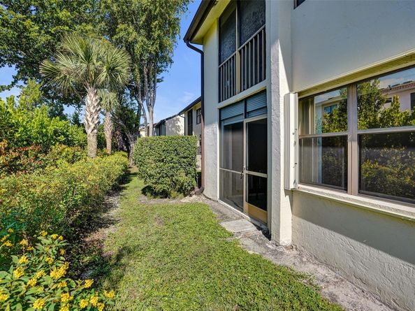 7689 Tahiti Ln 104, Lake Worth FL 33467