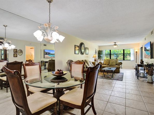 7689 Tahiti Ln 104, Lake Worth FL 33467