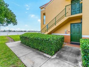 180 Yacht Club Way 102, Hypoluxo FL 33462
