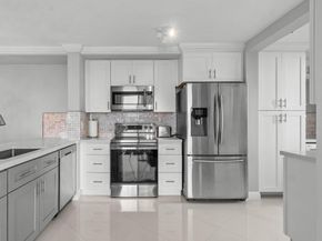 180 Yacht Club Way 102, Hypoluxo FL 33462