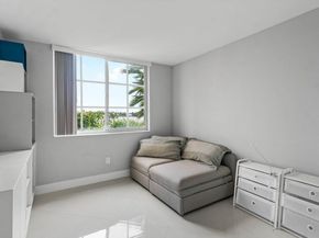 180 Yacht Club Way 102, Hypoluxo FL 33462