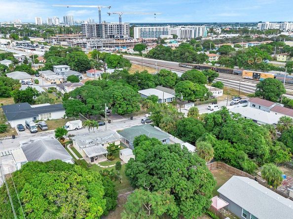 728 20th St, West Palm Beach FL 33407