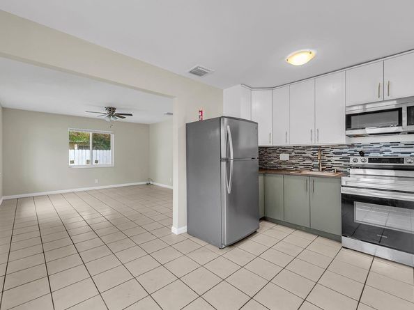 728 20th St, West Palm Beach FL 33407