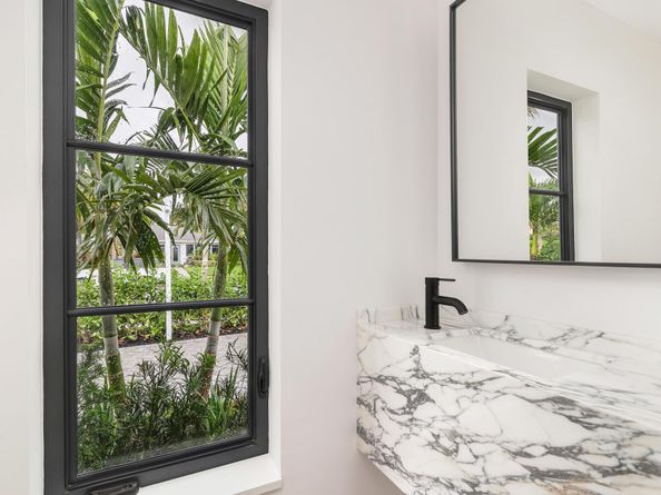 352 Palmetto Street, West Palm Beach FL 33405