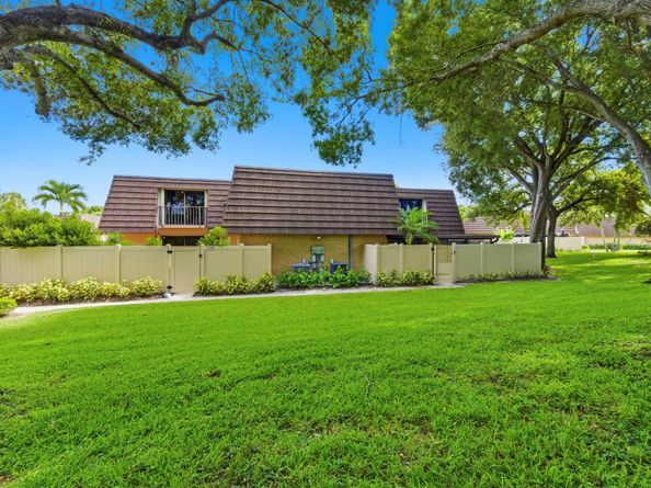 7511 75th Way, West Palm Beach FL 33407