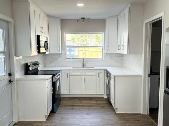 2008 NW 10th Avenue, Fort Lauderdale FL 33311