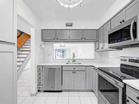 3044 S Oakland Forest Dr 2408, Oakland Park FL 33309