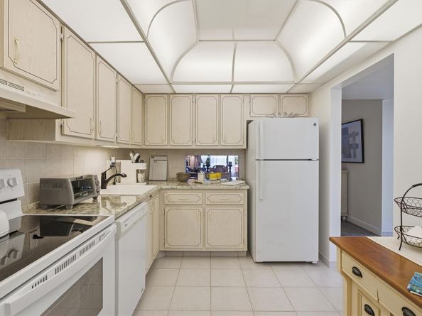 2991 NW 46 Avenue 410, Lauderdale Lakes FL 33313