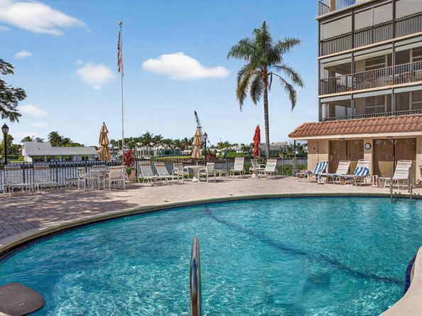 985 SE 19 Ave 204, Deerfield Beach FL 33441