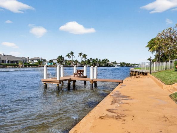 985 SE 19 Ave 204, Deerfield Beach FL 33441