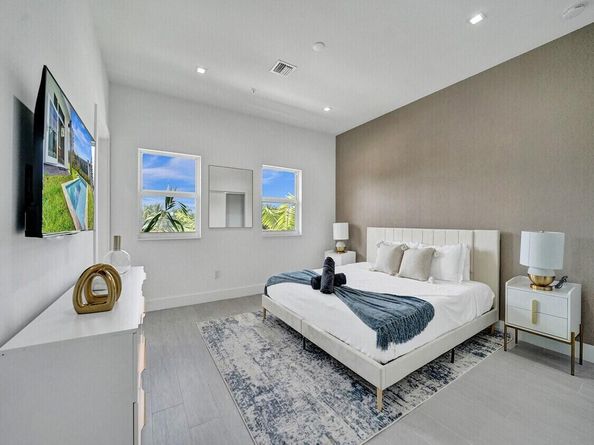 1220 NE 15th Avenue, Fort Lauderdale FL 33304