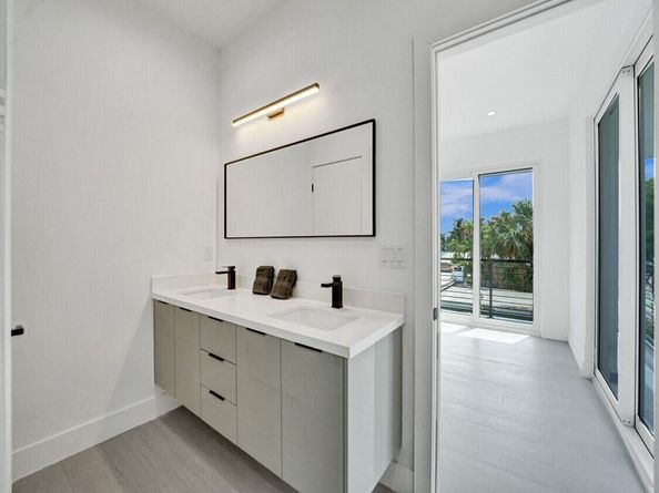 1220 NE 15th Avenue, Fort Lauderdale FL 33304