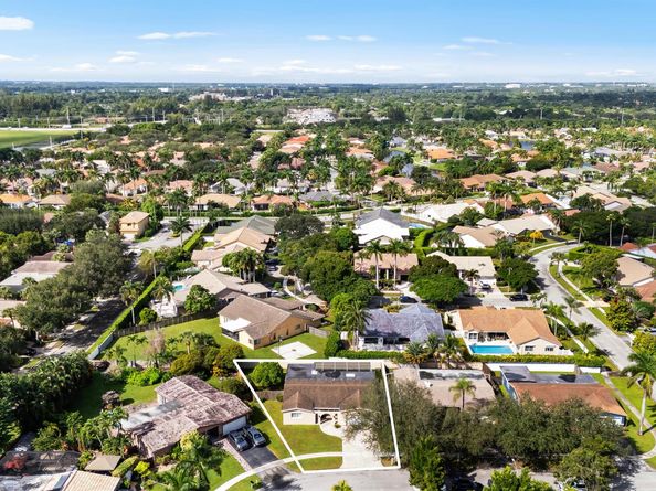 231 NW 106th Avenue, Plantation FL 33324